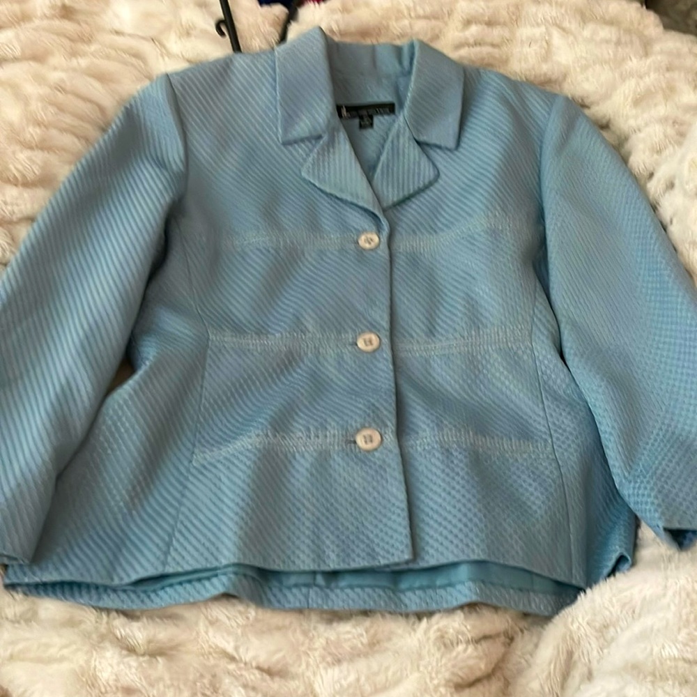 Larry Levine suit light blue size 6p